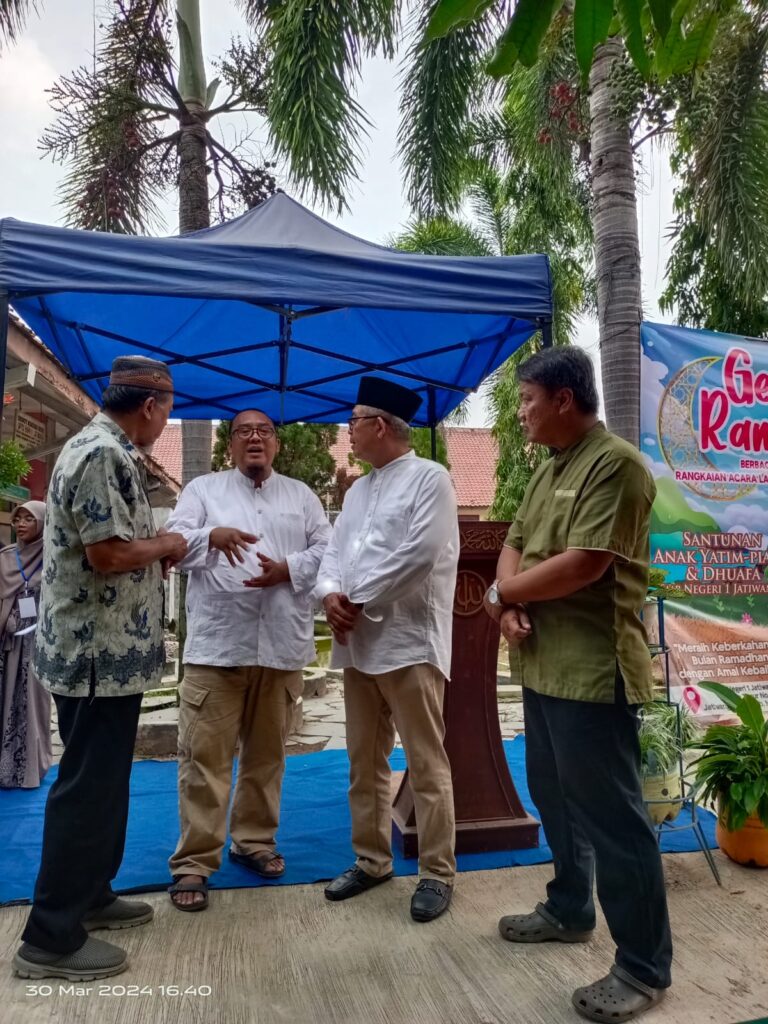 Gebyar Ramadan 1445 H di SMPN 1 Jatiwangi